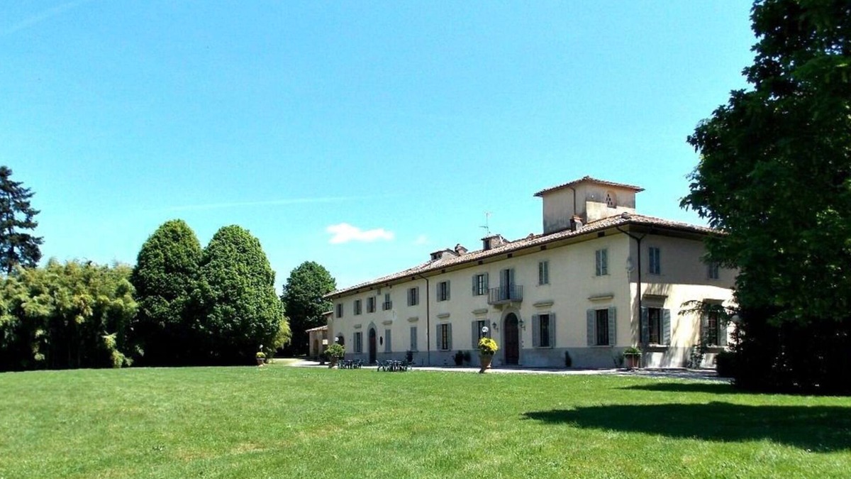 Scarperia e San Piero Villa | Nice apartment in villa for 4 guests with WIFI, pool, TV and panoramic view