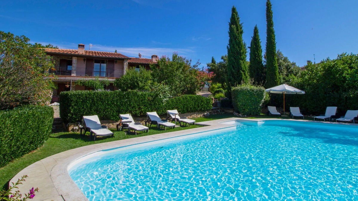 Poderi Villa | Nice apartment in villa with hot tub, WIFI, private pool, TV, patio, pets allowed and panoramic .
