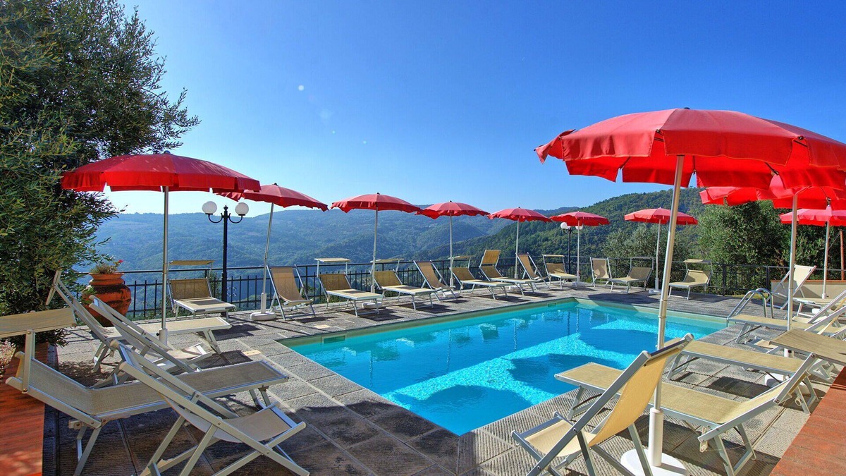 Montebonello Villa | Nice apartment in villa with pool, A/C, WIFI, TV, patio, pets allowed, panoramic view, parking