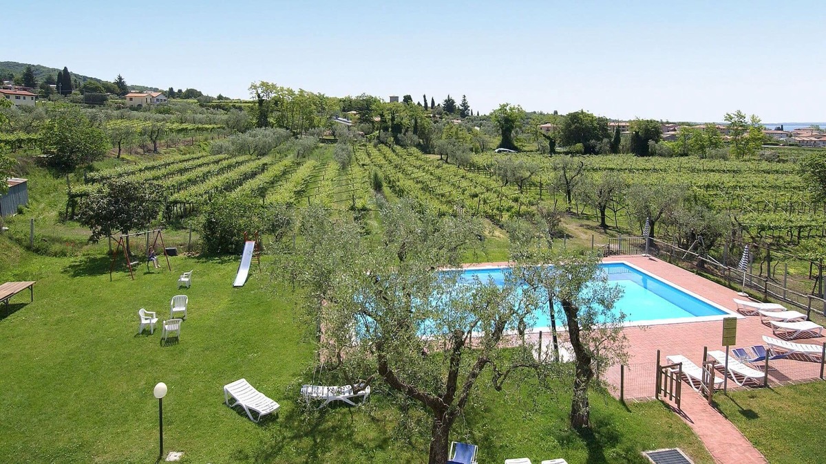 Bardolino Villa | Nice apartment in villa for 4 guests with pool, WIFI, A/C, TV, panoramic view and parking