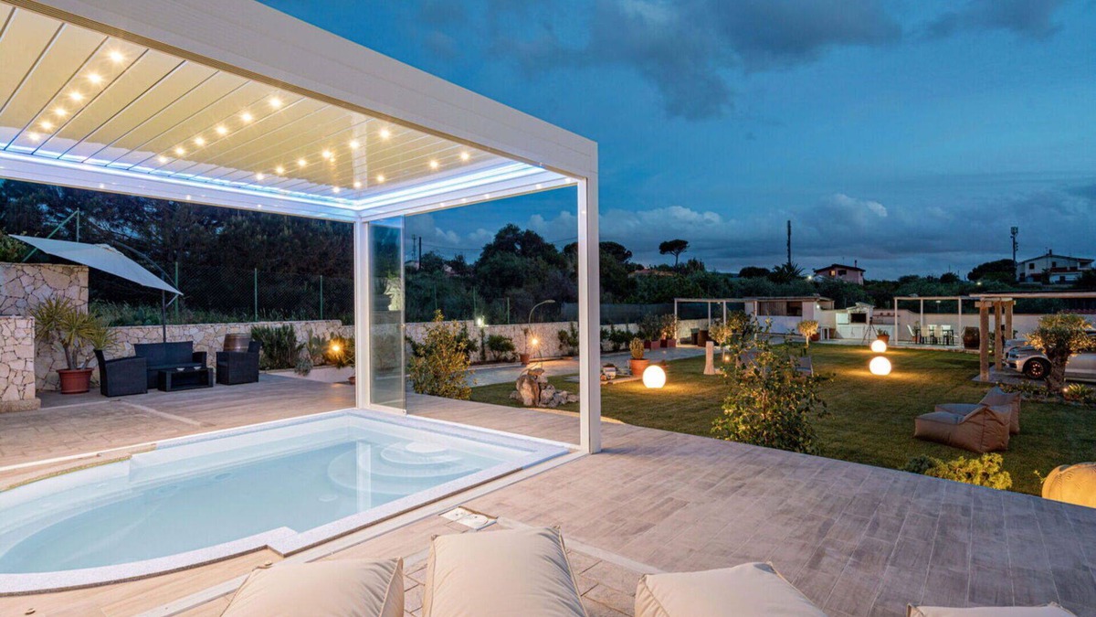 Eden Beach Villa | Nice apartment in villa for 3 guests with pool, A/C, WIFI, TV and patio