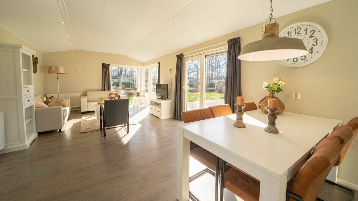 Susteren House | Nice apartment in villa for 6 guests with WIFI, pool, TV, terrace and parking