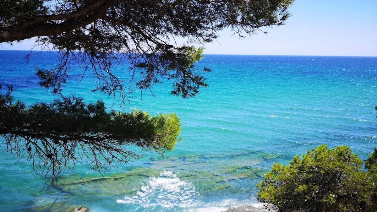 Miami Platja Apartment | NICE APARTMENT WITH POOL IN 2ND LINE OF BEACH