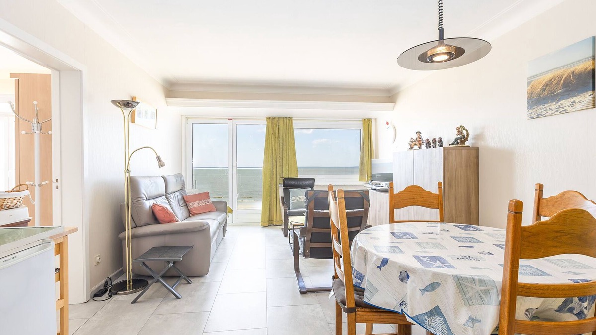 Middelkerke Apartment | Nice apartment with shared pool