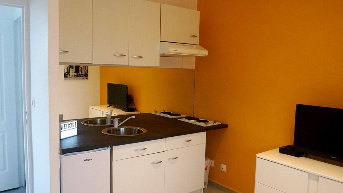 Le Moule Apartment | Nice apartment with small sea view, in Le Moule