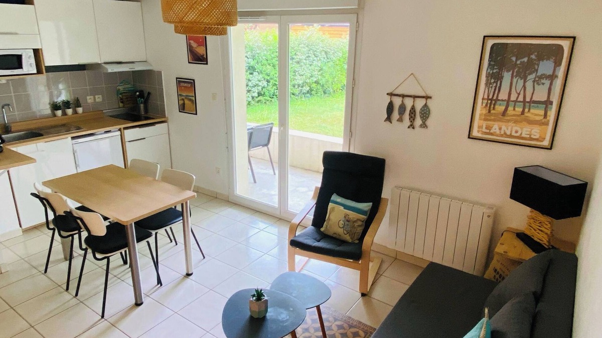 Saint-Vincent-de-Tyrosse Apartment | Nice app. T2 4/5 pers 3 lits - av terrasse- piscine -proche océan -8Km d'HOSSEGOR