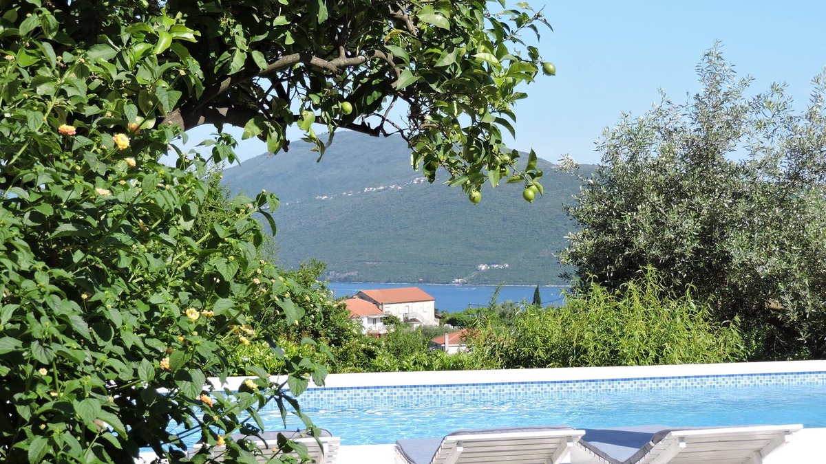 Herceg Novi Apartment | Nice appartment on the top of hill, without noisy.