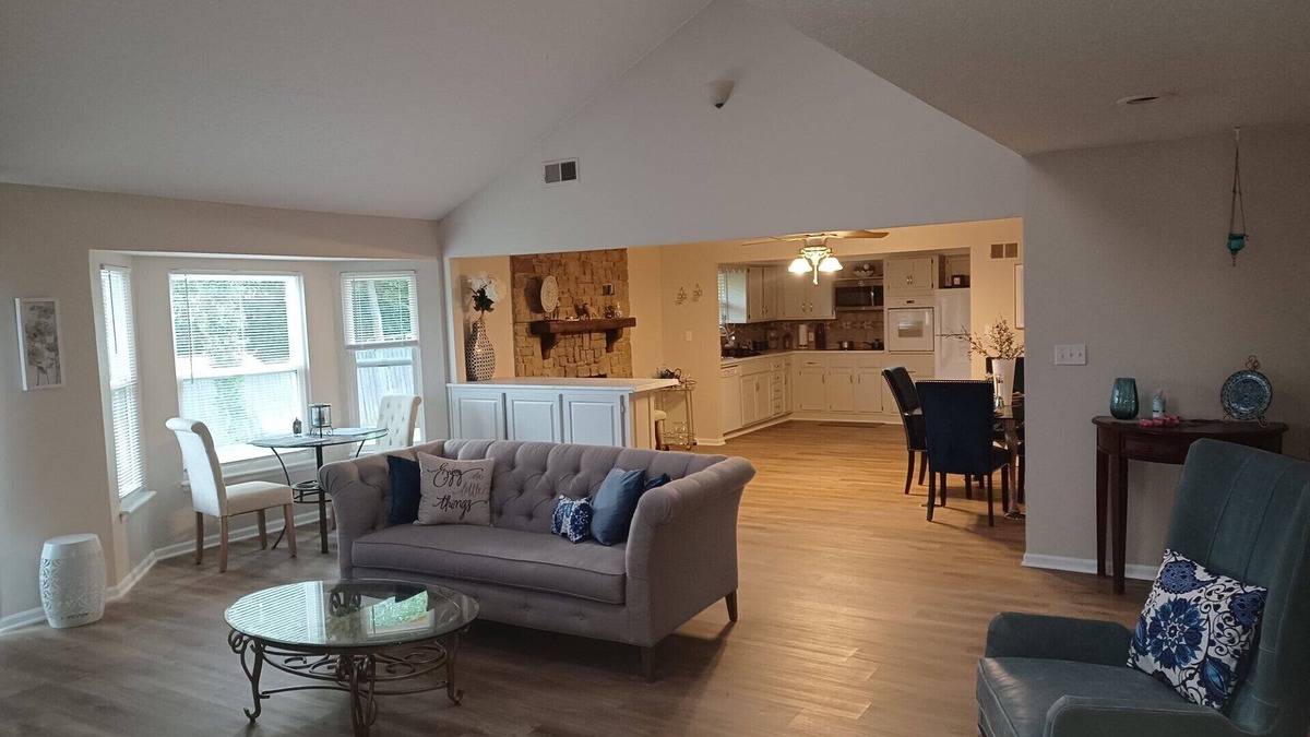 Kansas City House | Nice Centrally Located Home