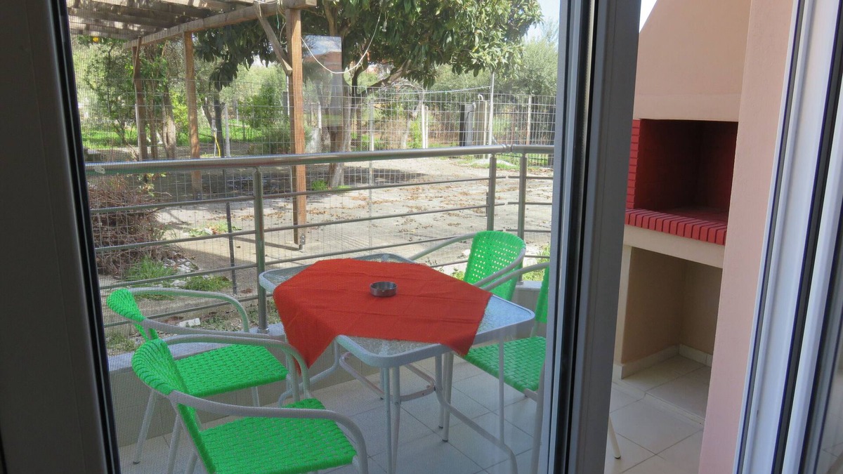 Paralia Ofryniou Apartment | Nice, family-friendly apartment in Touzla (Paralia Ofriniou), Kavala.