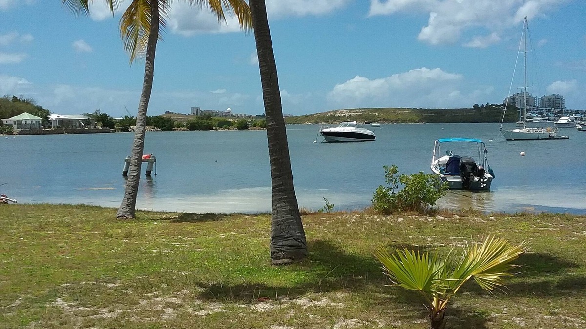 Nettle Bay Apartment | Nice Flat on the Lagoon