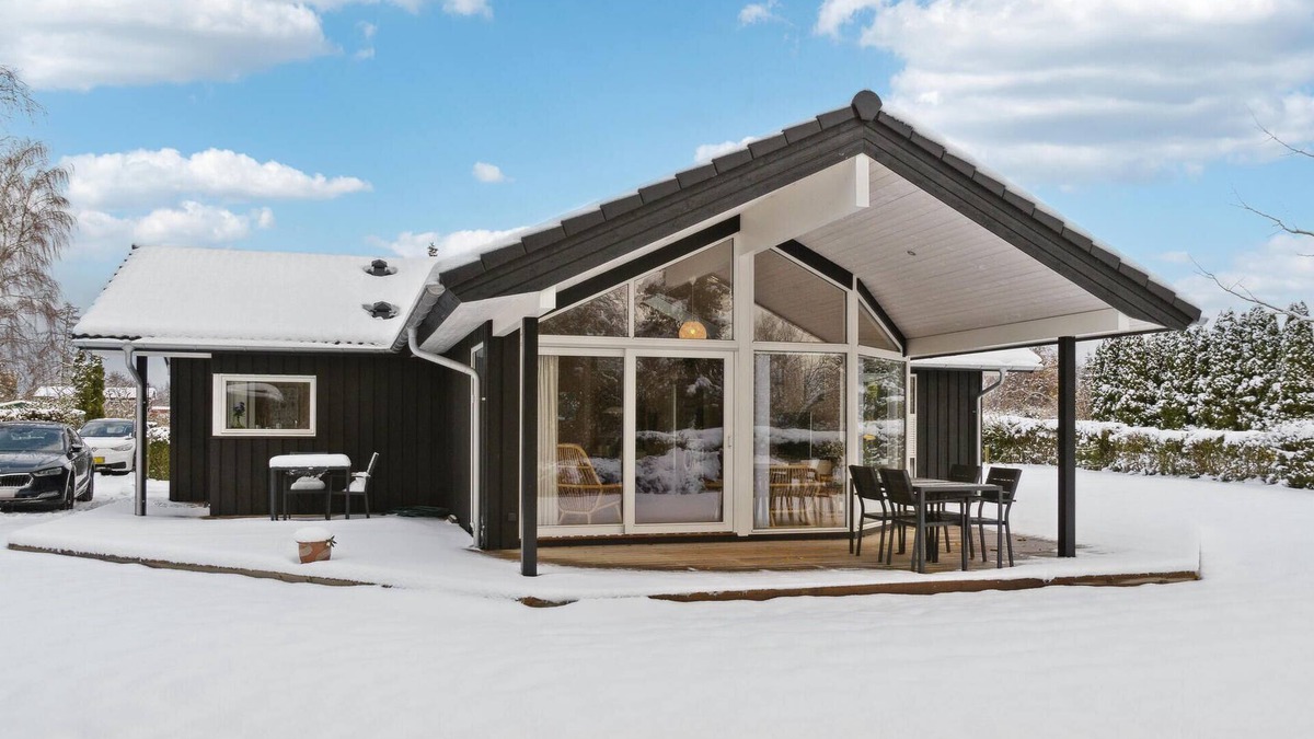 Bog By House | Nice home in Bogø By with kitchen