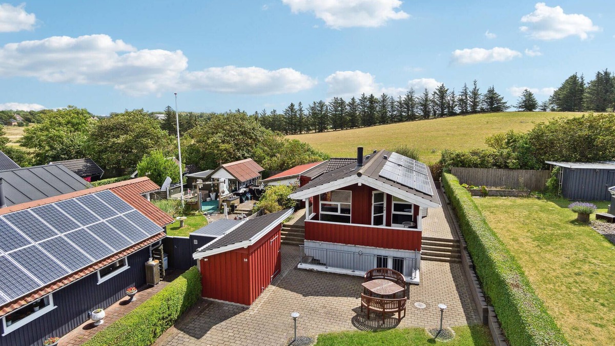 Sjaelborg House | Nice home in Esbjerg V with WiFi