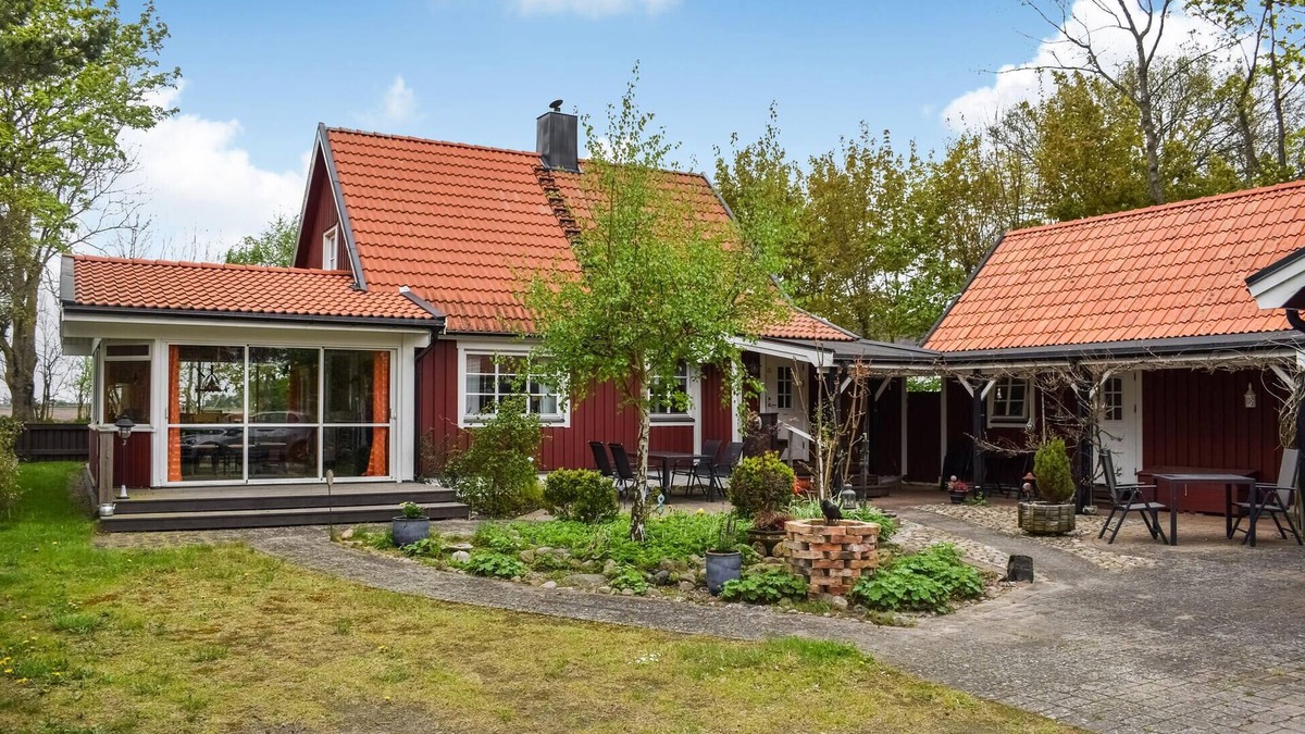 Fjalkinge House | Nice home in Fjälkinge with kitchen