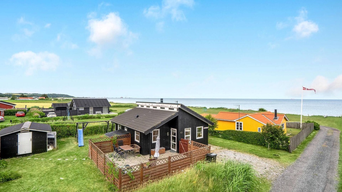 Frederikshavn House | Nice home in Frederikshavn with WiFi