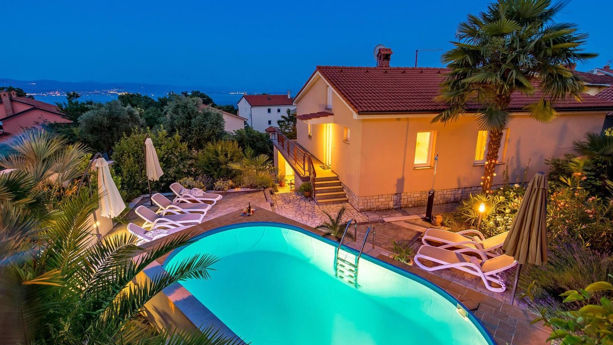 Opric House | Nice home in Ika with kitchen