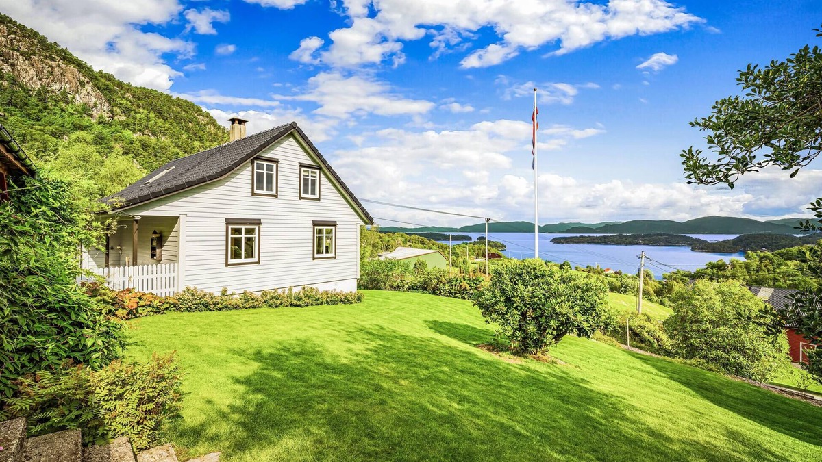 Grimsland House | Nice home in Lundegrend with WiFi