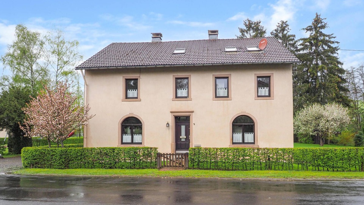 Lunebach House | Nice home in Lünebach with kitchen