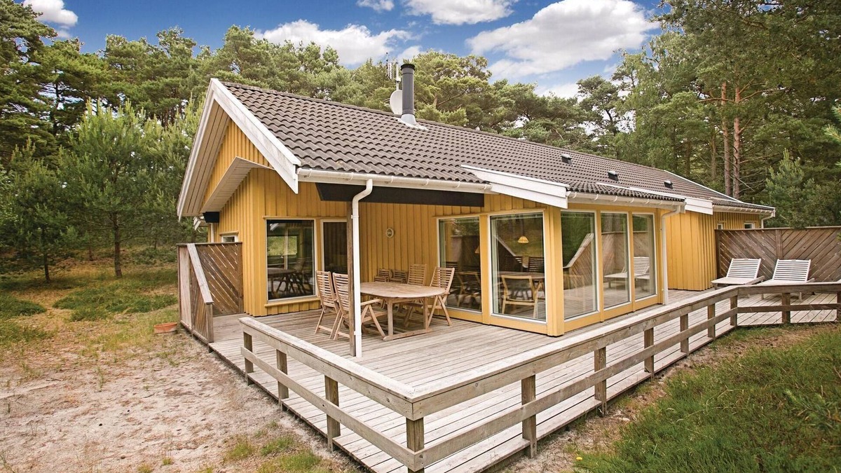 Spidsegard House | Nice home in Nexø with sauna