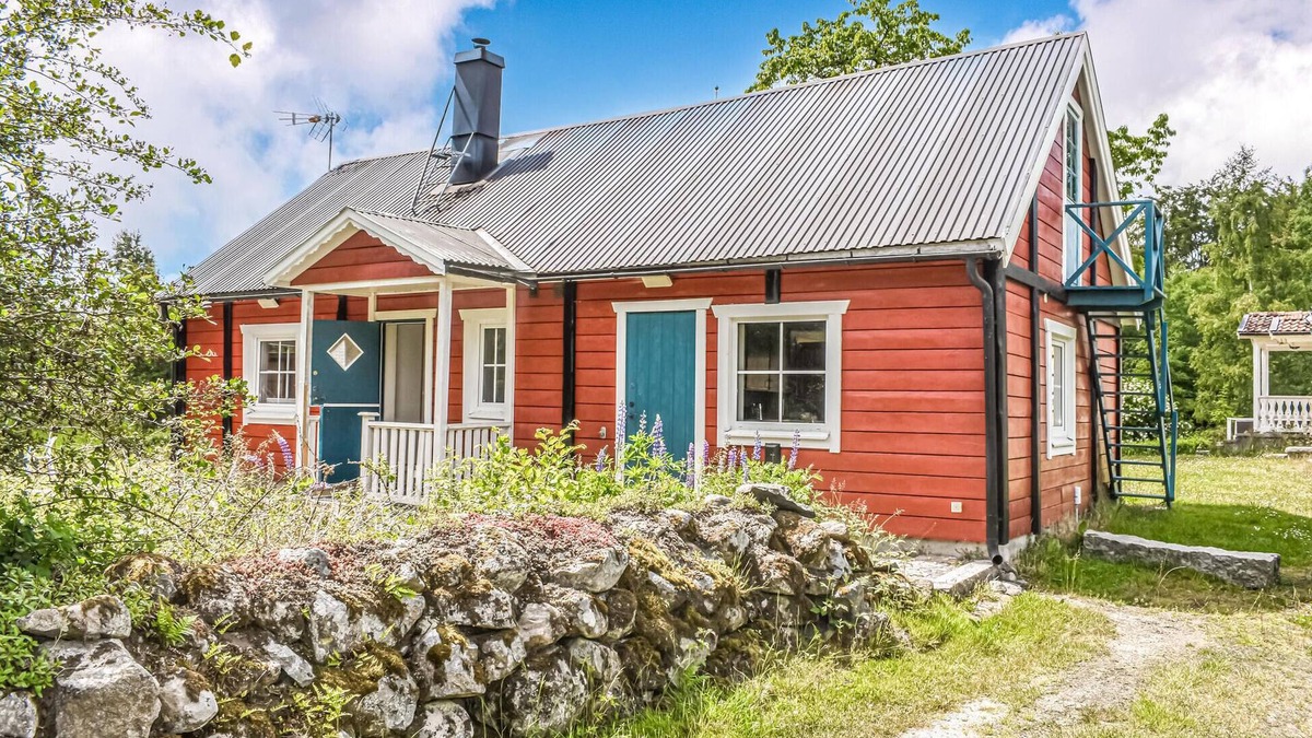 Olofstrom House | Nice home in Olofström with kitchen