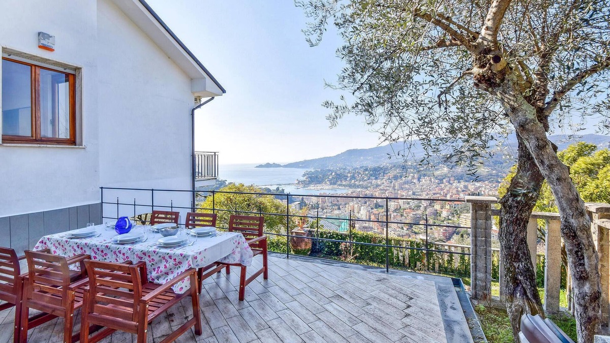 Rapallo House | Nice home in Rapallo with kitchen