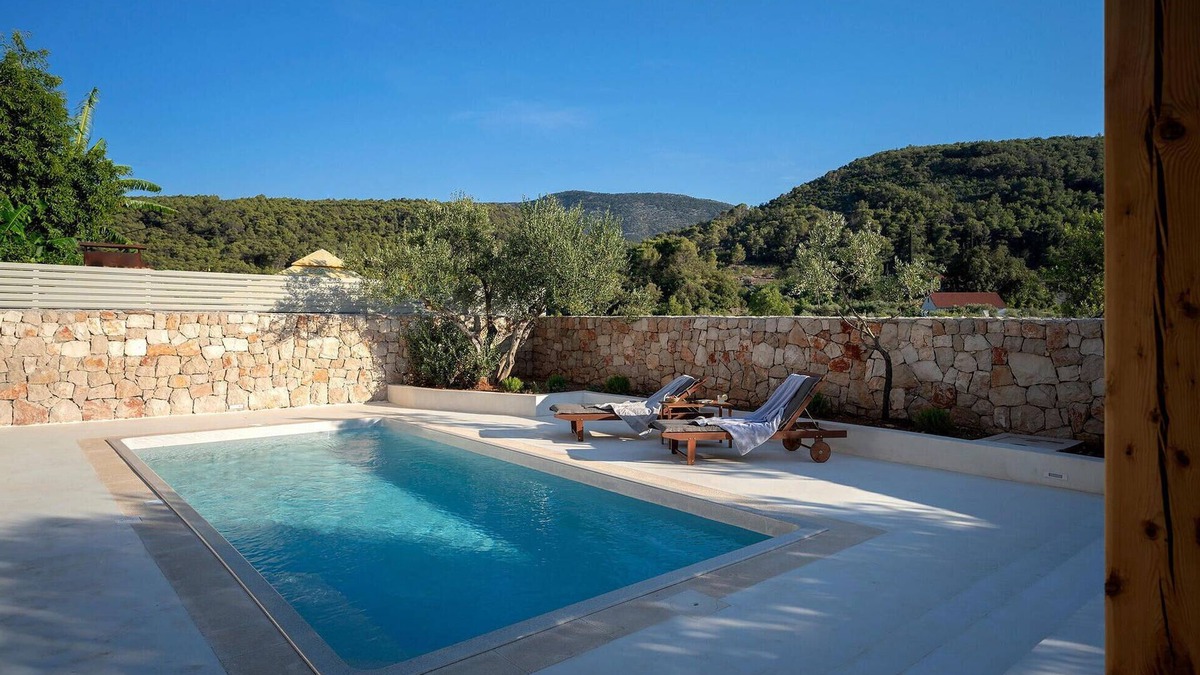 Dol House | Nice home in Stari Grad with WiFi