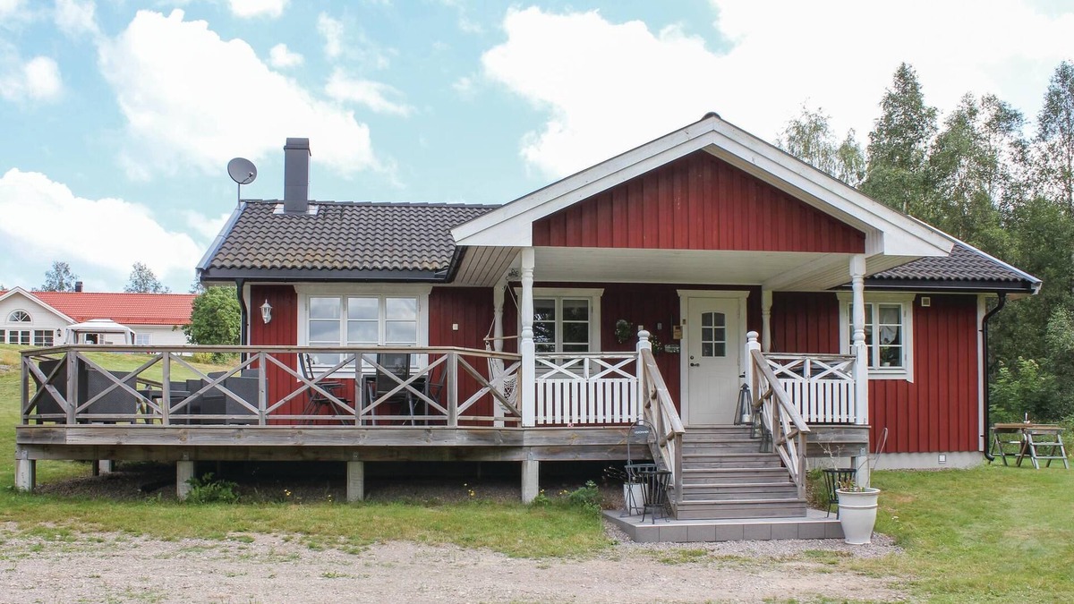 Svanskog House | Nice home in Svanskog with kitchen