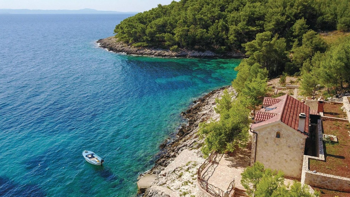 Zastrazisce House | Nice home in Zastrazisce with WiFi