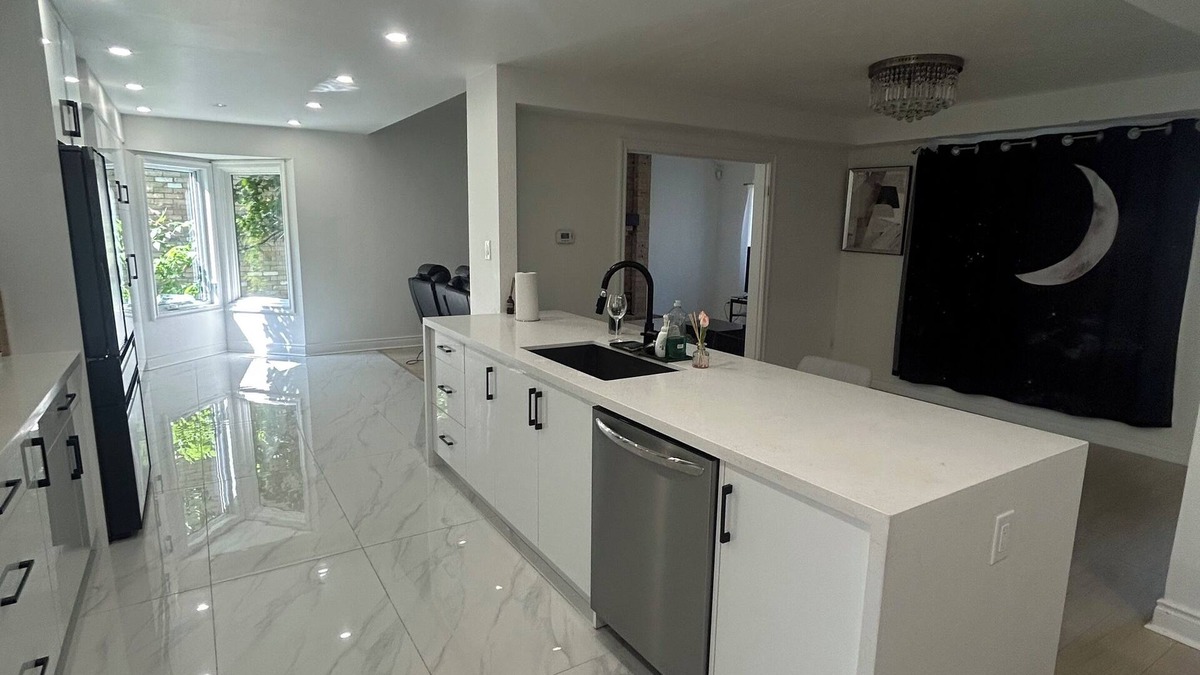 London House | Nice house walking distance to western university,3500sq renovation property