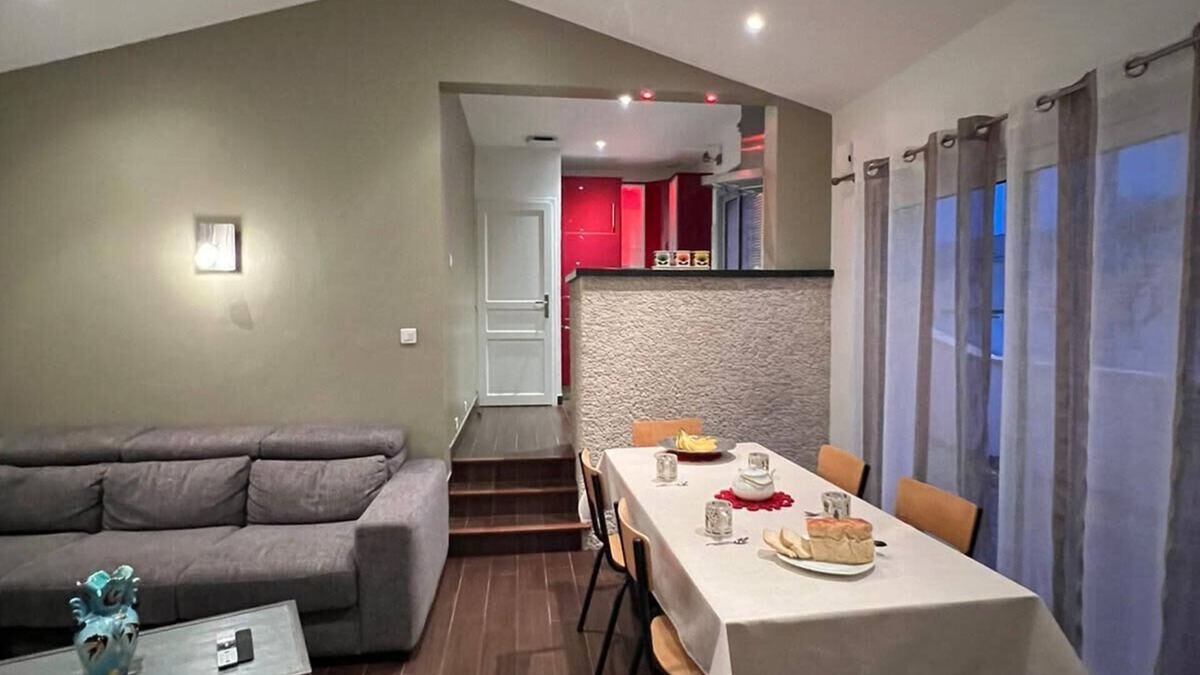 Brem Sur Mer House | Nice house with garden near the sea