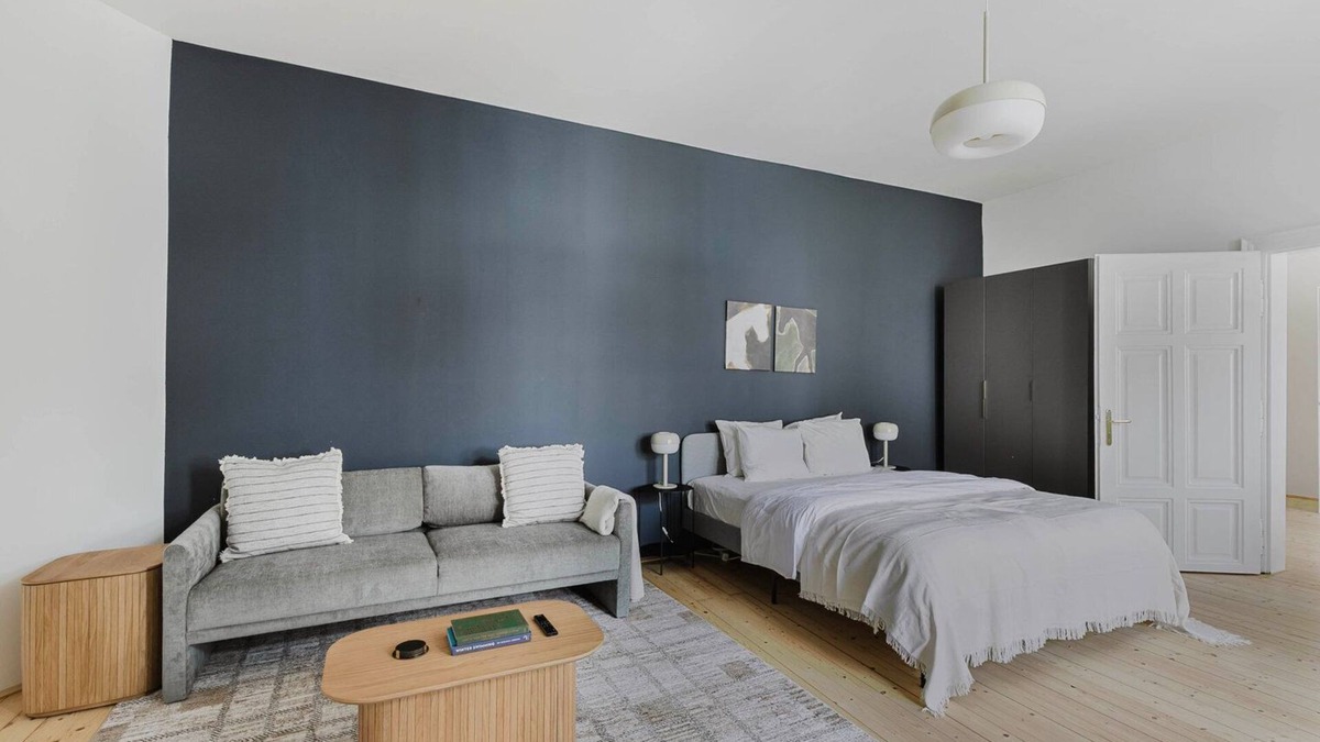Weißgerber Apartment | Nice Landstraße Studio w/Washer & Balcony, by Blueground