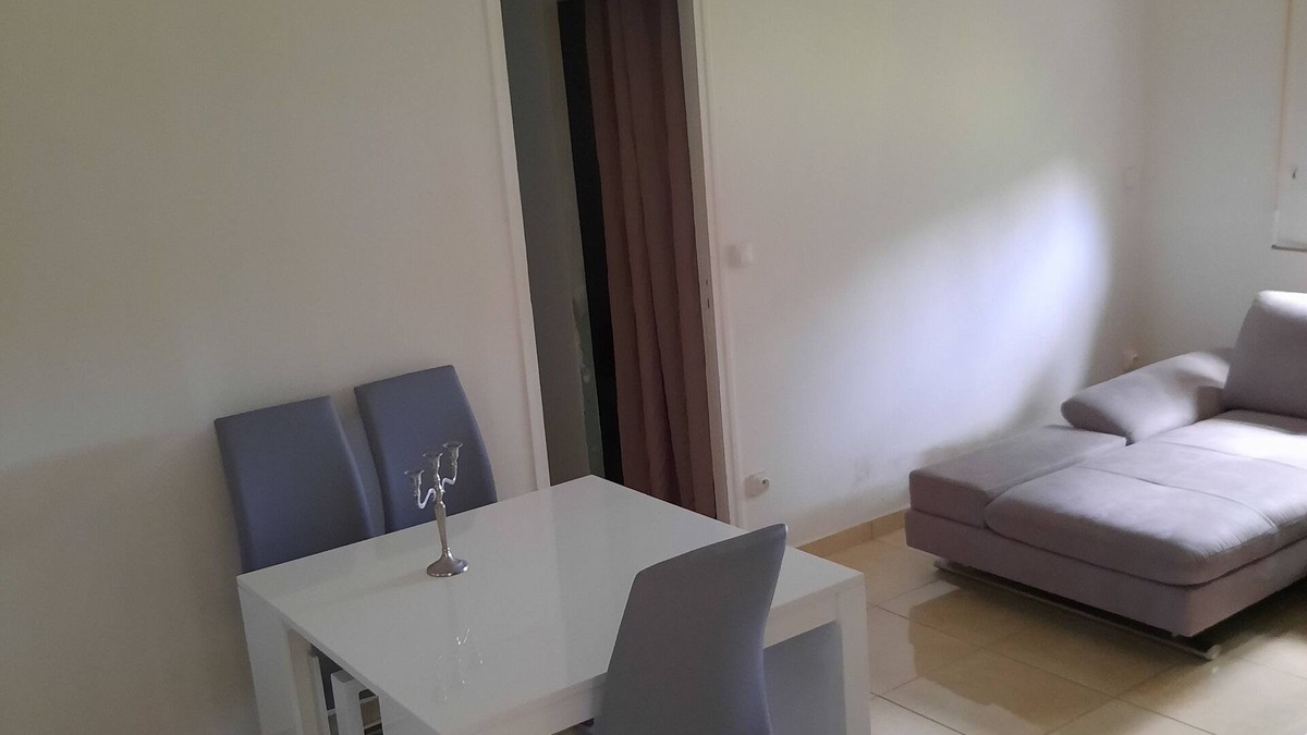 Pointe-Noire House | Nice little eco-citizen house + car rental possible