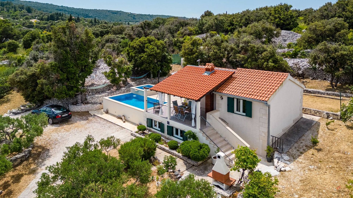 Supetar House | Nice little house with 2 pools (heated) and sea view