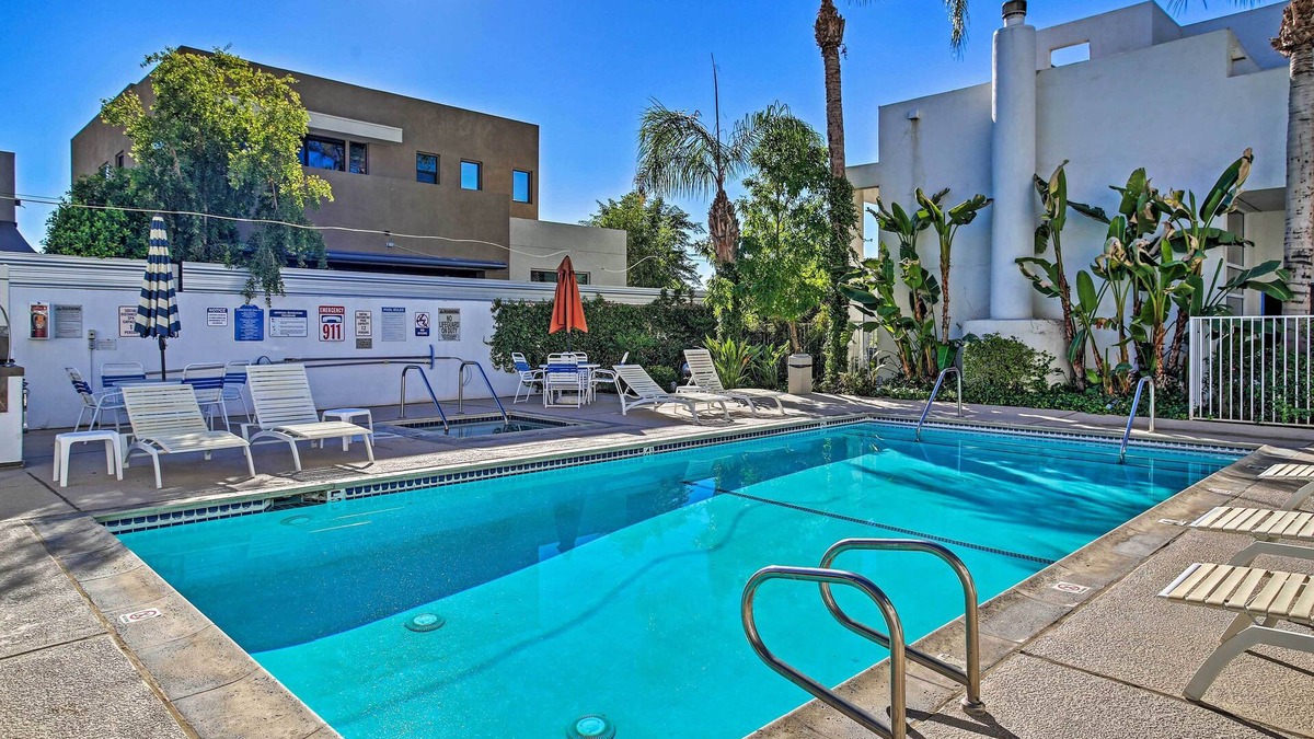Cathedral City Resort | Nice poolside villa in Cathedral City