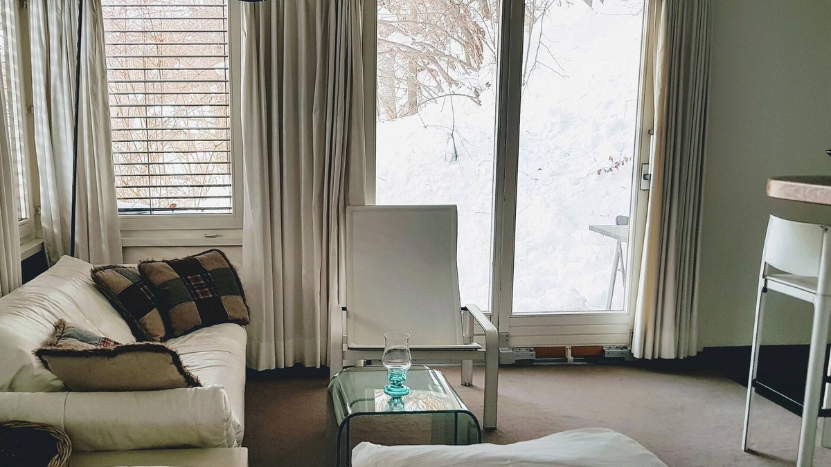 Klosters Dorf Apartment | Nice studio for WEF guests & athletes