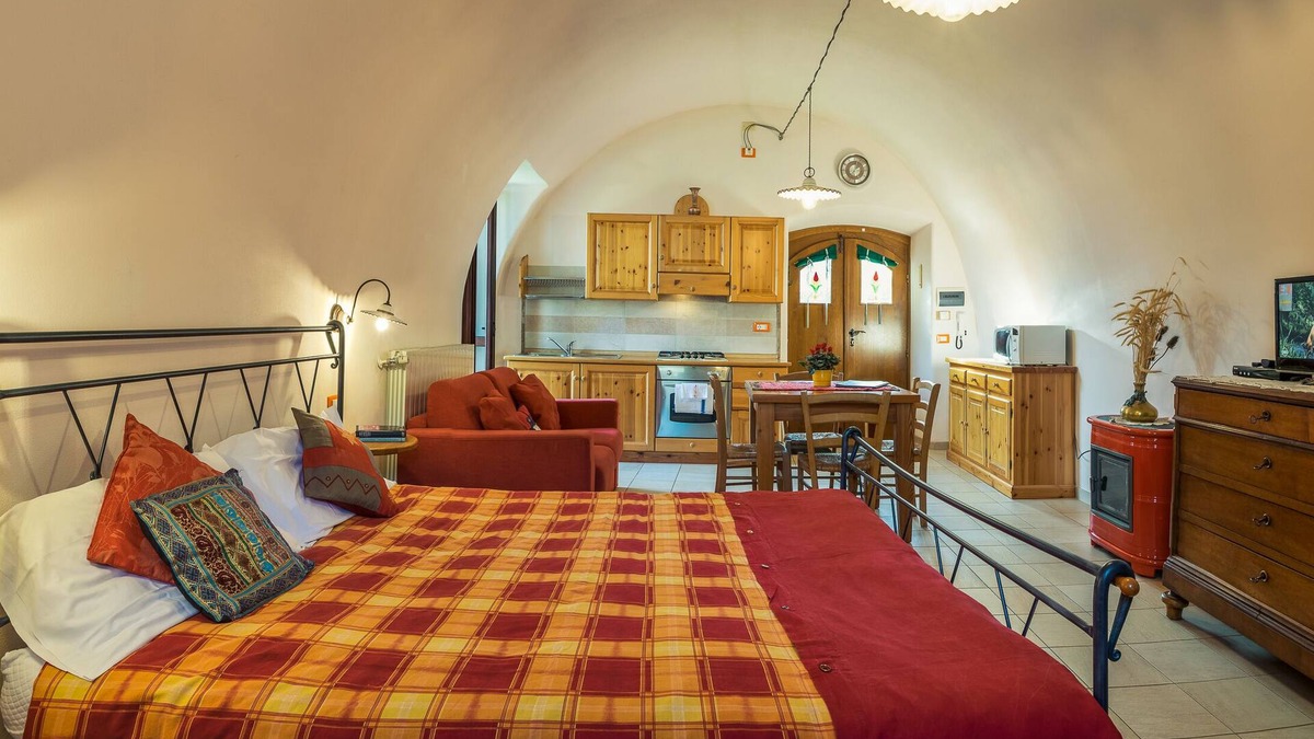 Zorzino Apartment | Nice studio with lake view in Zorzino castle, Adele apartment