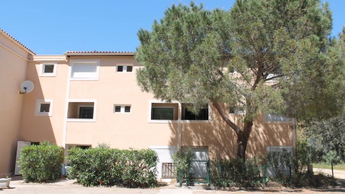 Calvi Apartment | Nice studio with loggia and air conditioning, in the pinewood, 100 m from the beach