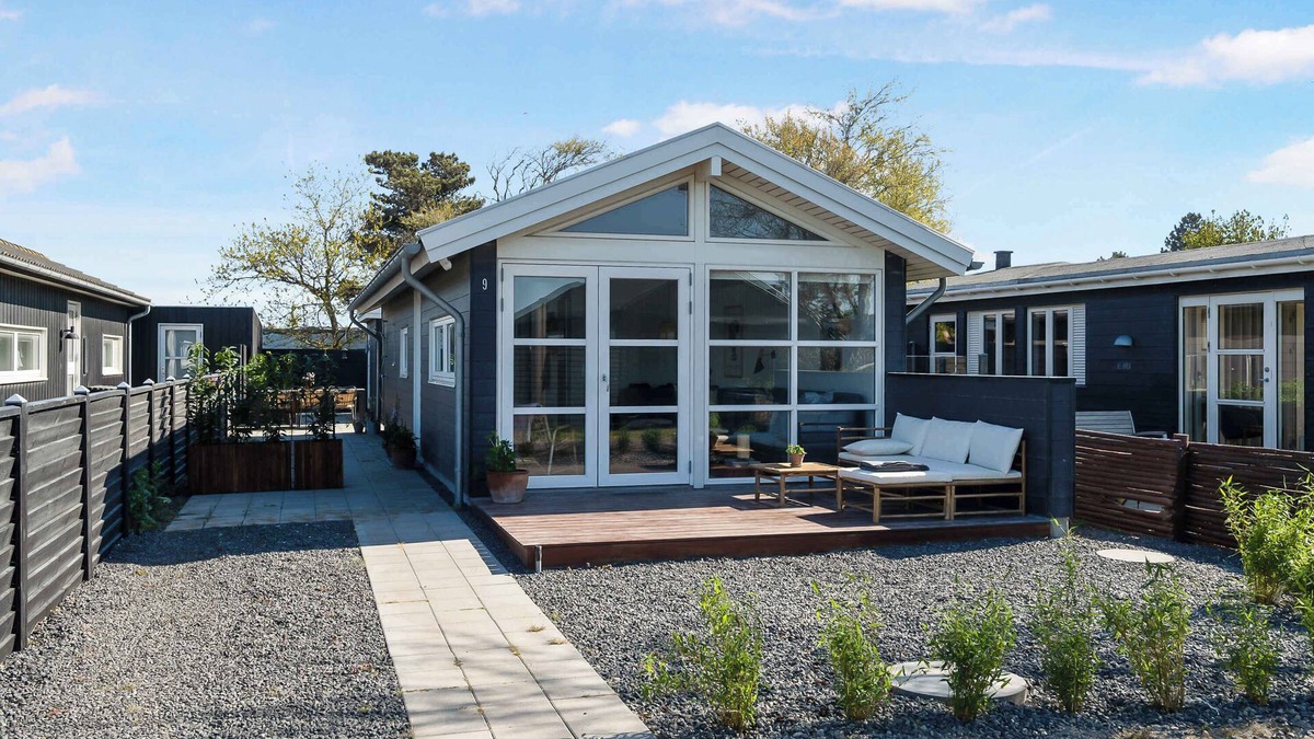 Karrebksminde House | Nice summer house near the water's edge