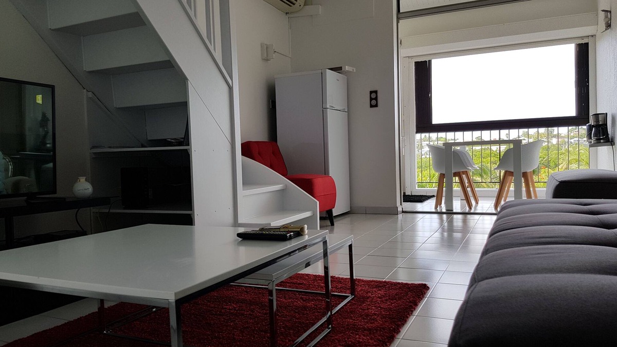 Bas du Fort Apartment | Nice T2 duplex 5 minutes from the beach with open views