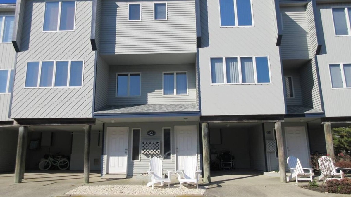 North Beach Haven Condo | Nice townhouse style condo with pool in Brant Beach. Unit overlooks pool and is a short walk to.