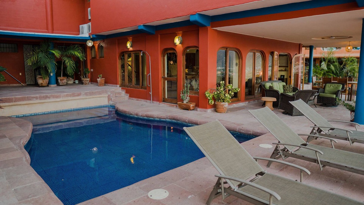Zihuatanejo Villa | Nice vacation place to relax under the hot sun of zihuatanejo
