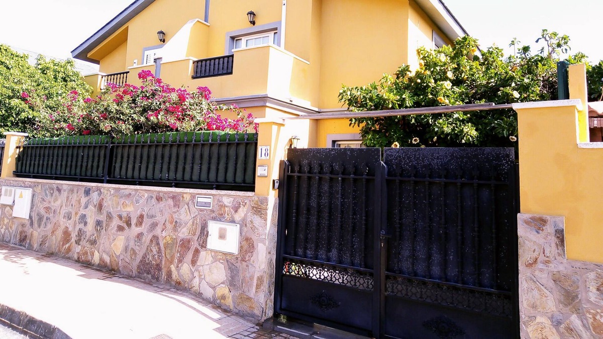 Castillo del Romeral House | Nice villa by the sea