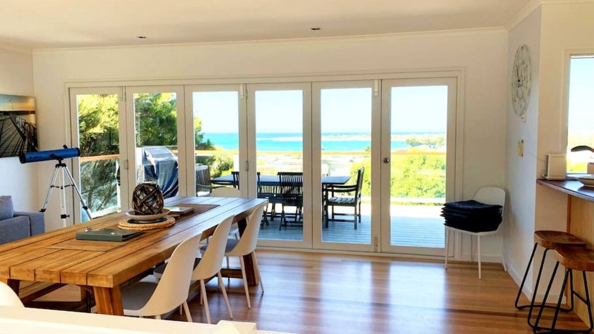 Apollo Bay House | Nicks House · Apollo Ocean Blue FREE WI-FI