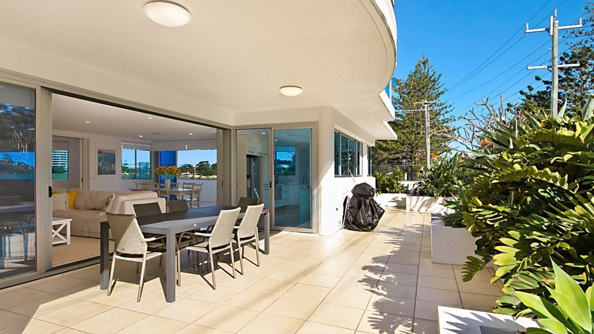 Tweed Heads Apartment | Nielsen on the Park Unit 1a - 2 Bedroom unit on the ground floor with large patio area and Wi-Fi Inc