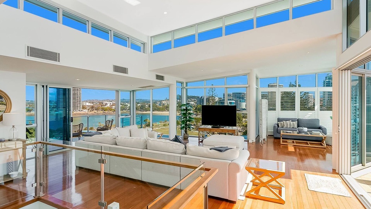 Tweed Heads Apartment | Nielsen on the Park Unit 6 Penthouse apartment in the heart of Rainbow Bay, views, Wi-Fi Included