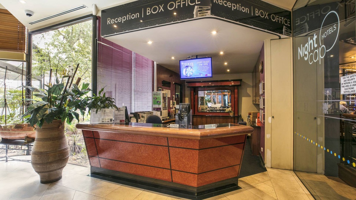 Chadstone Hotel | Nightcap at Matthew Flinders Hotel