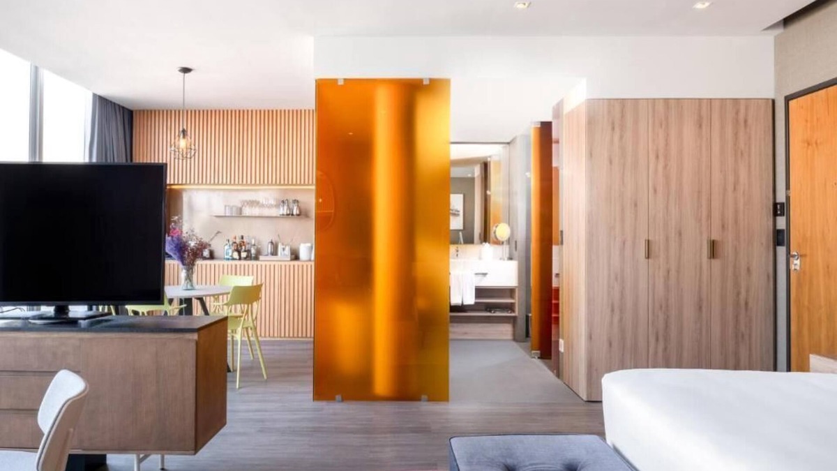 Hipodromo Hotel | Nightclub & Spa Resort! Dive into Culture at Casa Lamm & Mexico City Attractions