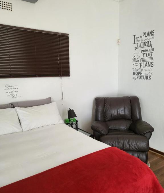 Kimberley House | Nikita's Self-catering Haven 2