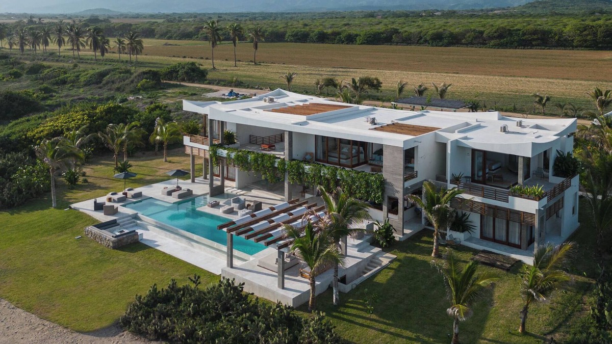 Barra de Colotepec Villa | Niku House: Beachfront Luxury Villa for 12 with Chef, Staff & Ocean Views