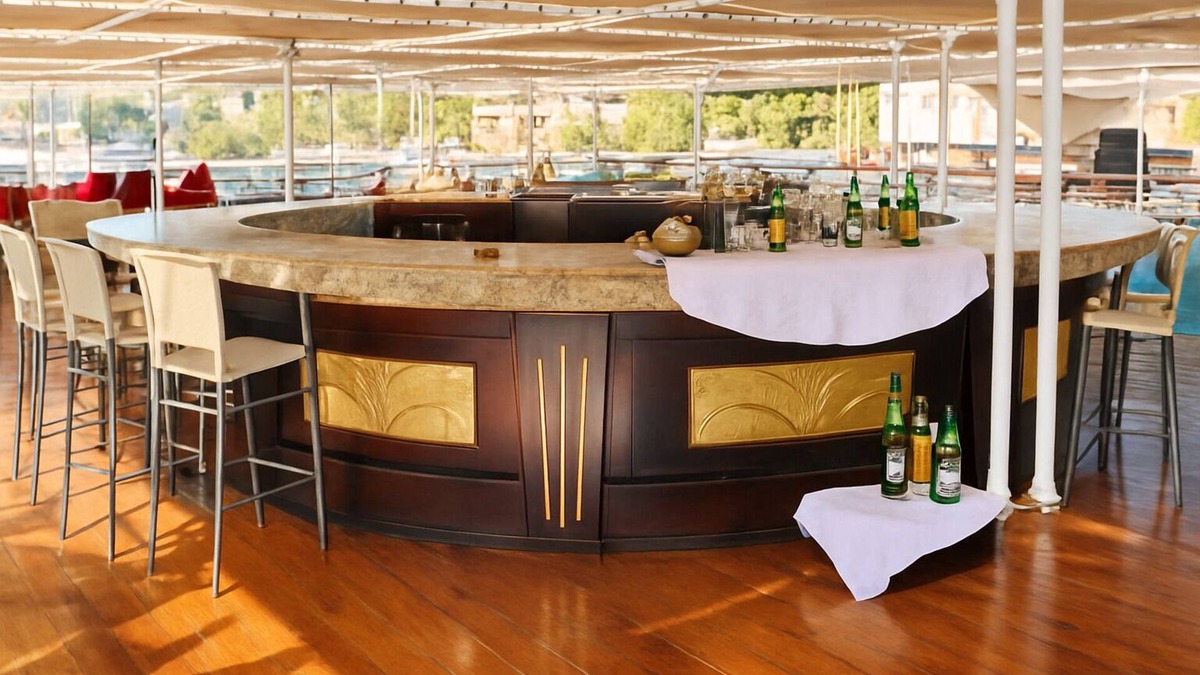 Aswan Boat Rental | Nile Cruise Queen Tiyi every Friday from Aswan 3 nights and every Monday from Luxor 4 nights