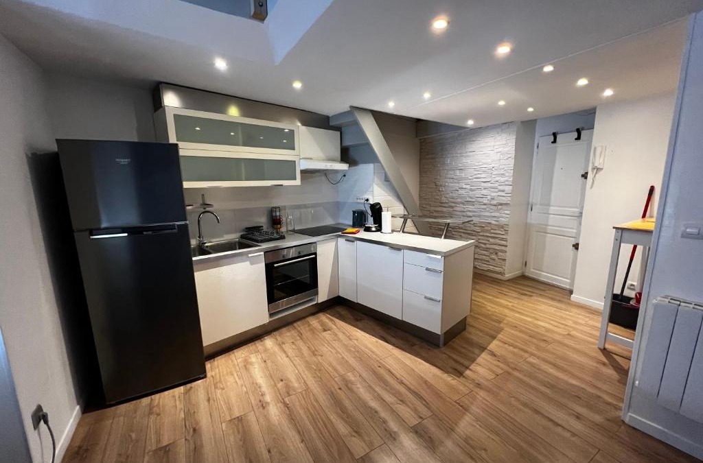 Quartier Administrations Apartment | NIMES Superbe appartement duplex climatisée